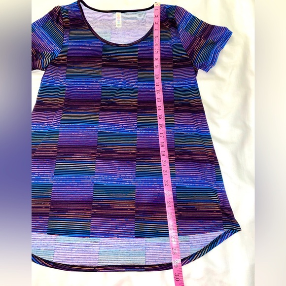 LuLaRoe Classic T-Shirt Size M - Picture 4 of 5